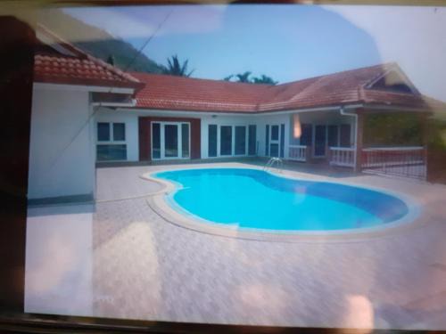 Rawai Apartment | Pool View 5 Room