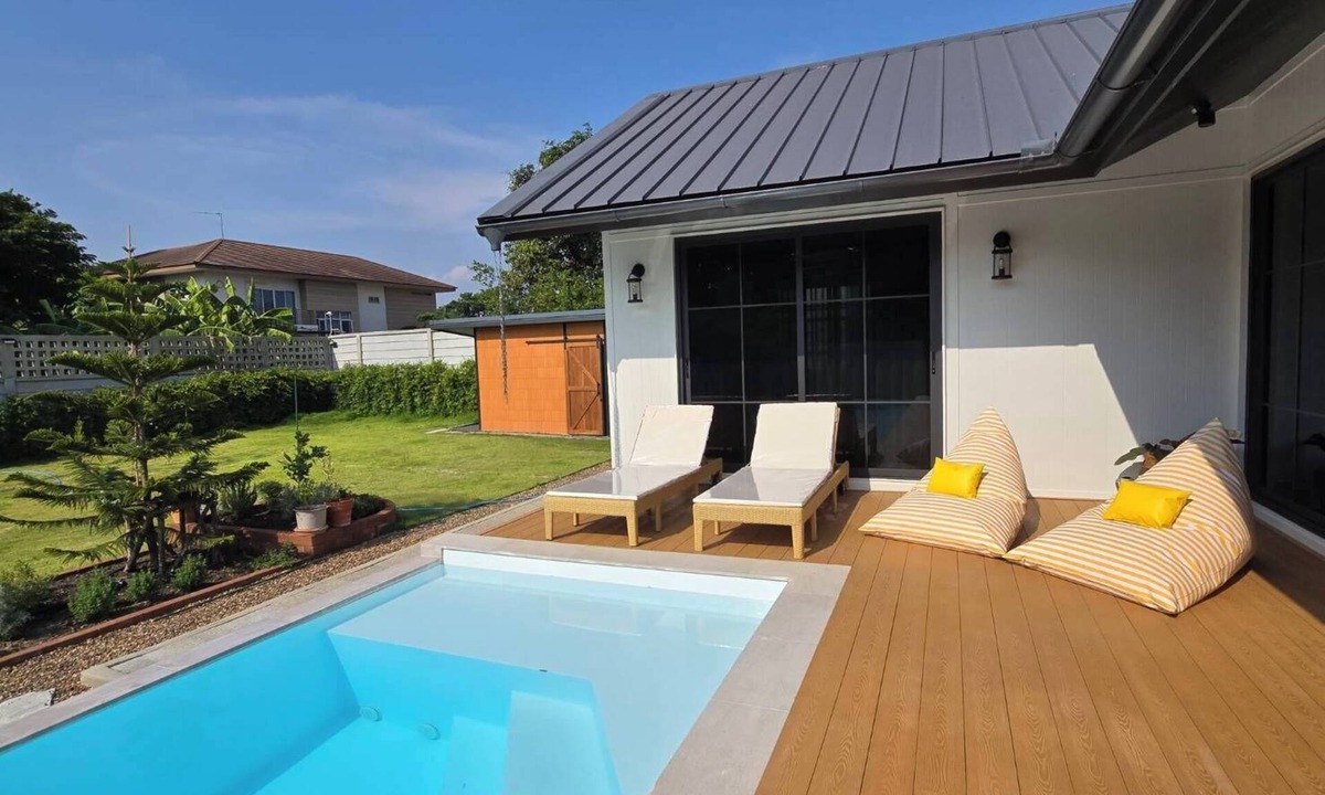 Phra Khanong Villa | Private 3-bedroom Pool Villa in Sukhumvit, 15-mins to skytrain