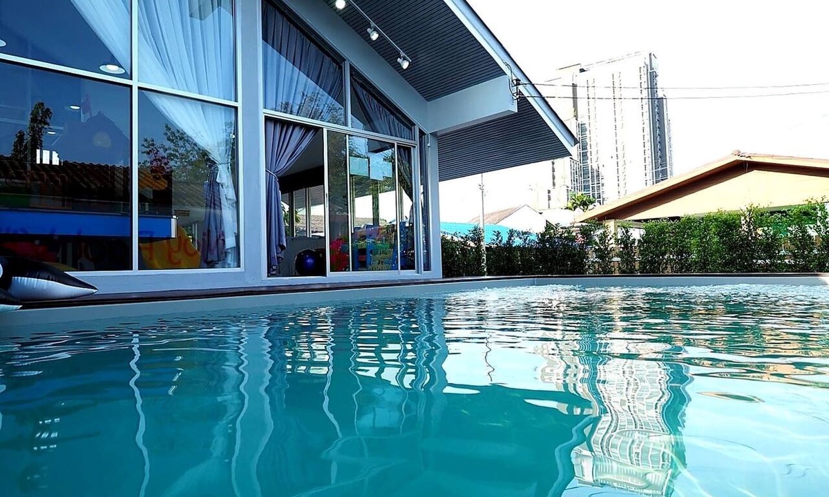 Si Racha House | Private Pool Villa @Sriracha, 3 BR , Family-Friendly with Kid's Club, 10 guests
