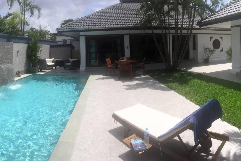 Kathu Villa | Private villa at Loch Palm and Red Mountain golf course