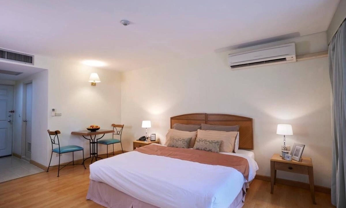 Lat Yao Hotel | Ravipha Residences