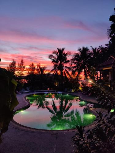Chaloklum Hotel | RED PEARL BEACH RESORT
