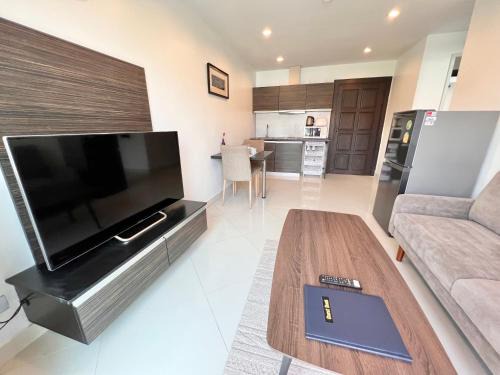 South Pattaya Apartment | RENOVATED 1 Bedroom Condo in Park Lane