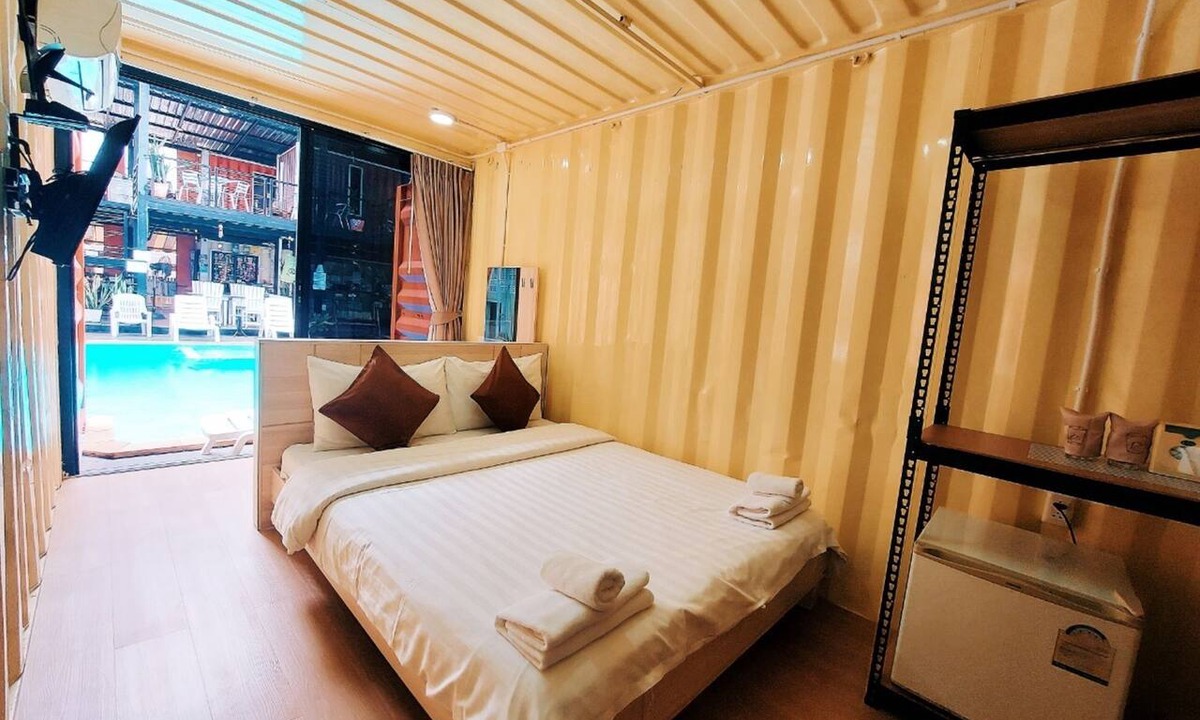 Chumphon Hotel | Retro Box Hotel