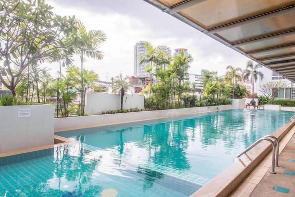 Yan Nawa Apartment | River view 42 sq.m.,BTS,Pool,wifi,A/C