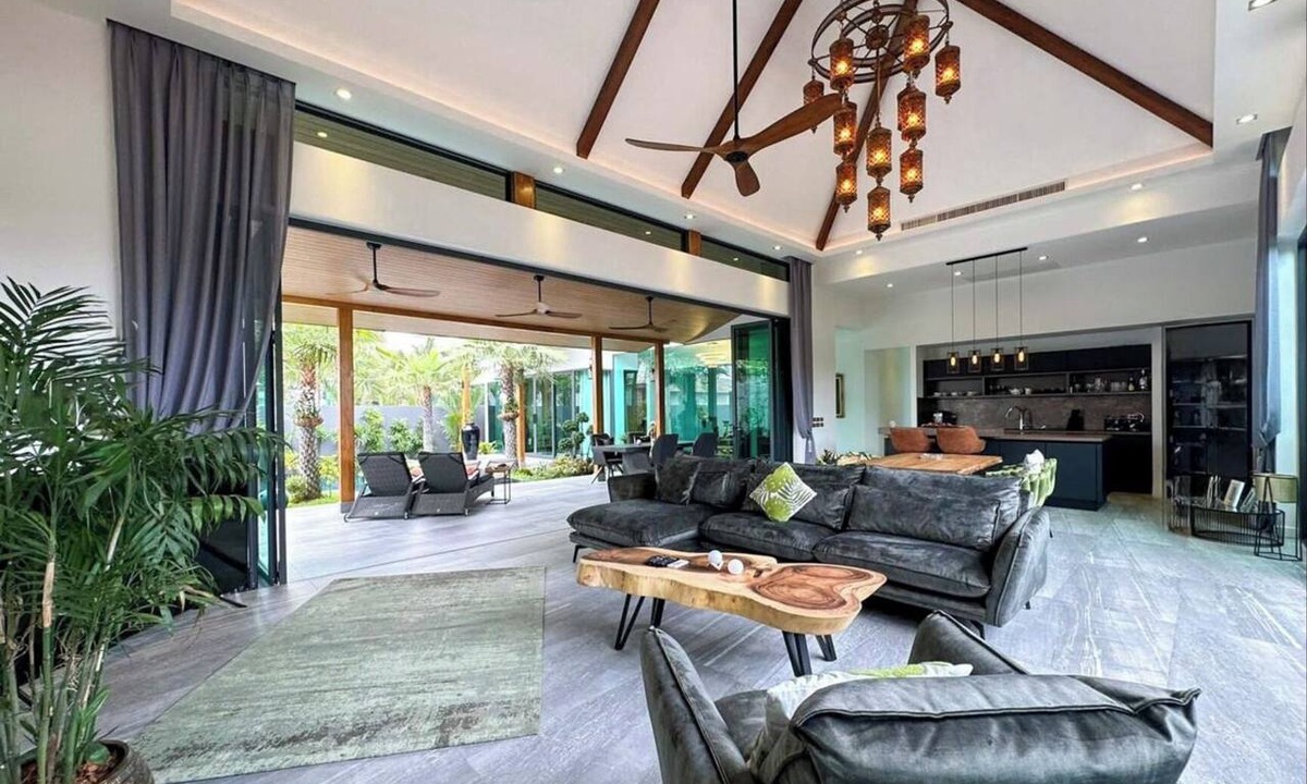 Choeng Thale Villa | Royal Kinnara Villa – Private Pool, Gym & Cinema