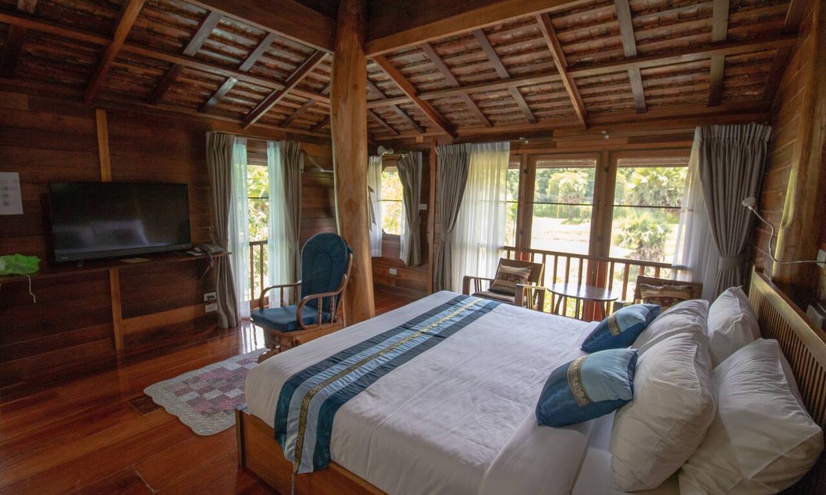 Ban Pong Hotel | Royal Train Garden Resort
