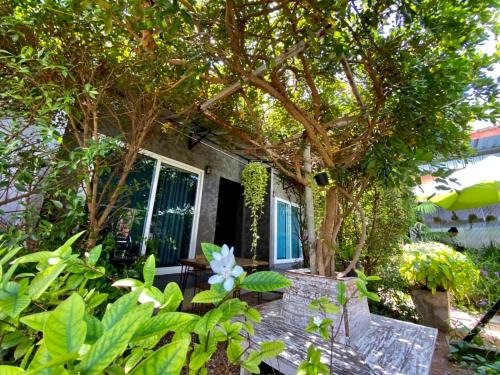 Koh Lan House | Samanta By The Sea
