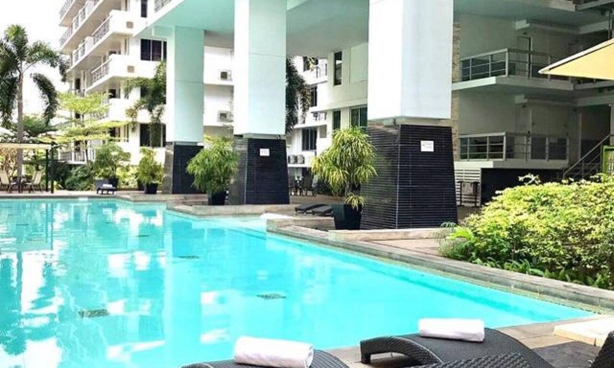 Khlong Toei Condo | SB Home 2BR Apartment 82spm, Sukhumvit/WIFI/TV/BIG POOL/BTS