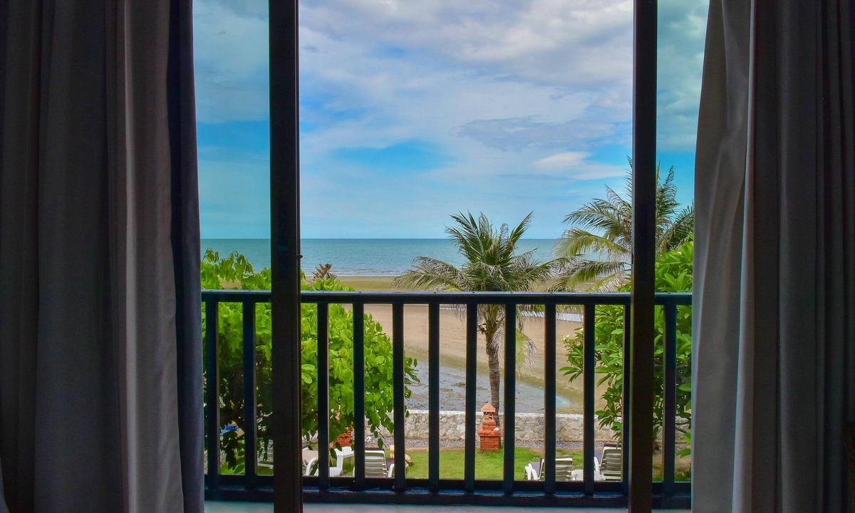 Hua Hin Resort | Sea Memories White Sand Beach Hotel