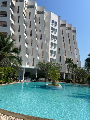 Rayong Apartment | sea sand sun resort Executive 607 Mae Rumphueng beach