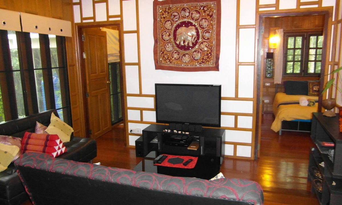 Ko Lanta Apartment | Sea view villa surrounded by rubber plantation and rainforest in a quiet setting