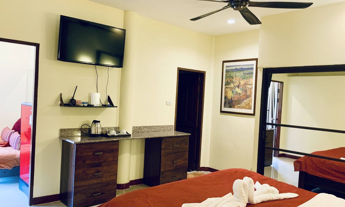 Bang Sare Hotel | Siam Court
