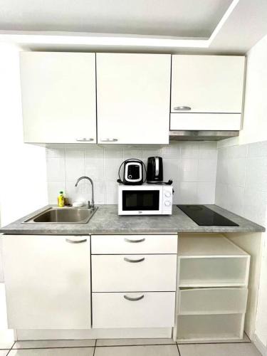 Pratumnak Hill Apartment | Siam oriental tropical garden 1 Bedroom