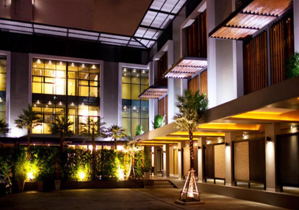 Thanon Phetchaburi Hotel | Siam Swana