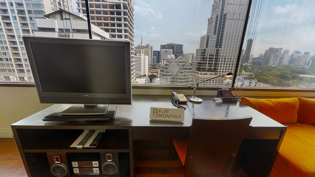 Embassy District Apartment | Siri Sathorn Apartment - 1606