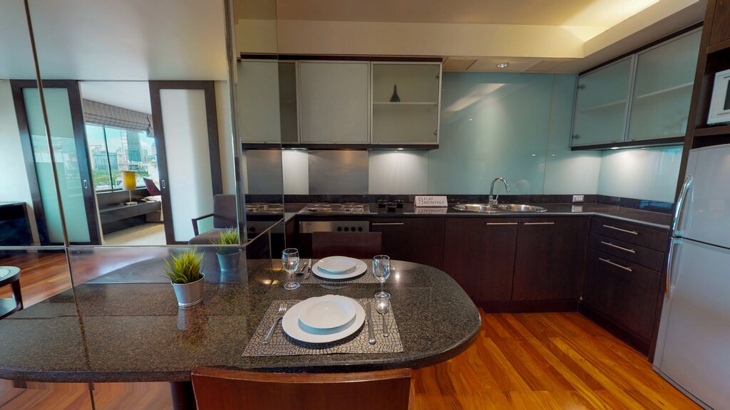 Embassy District Apartment | Siri Sathorn Apartment - 1006