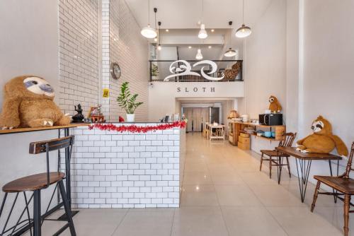 Don Muang Hostel | Sloth Hostel Don Mueang