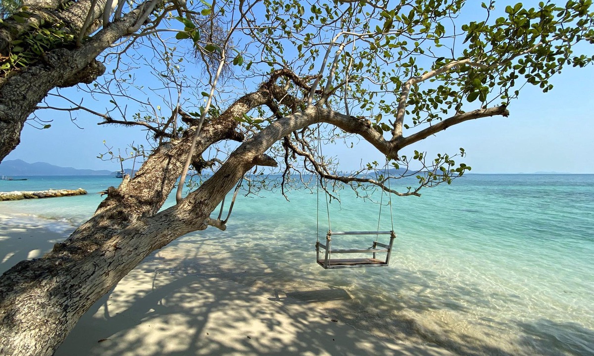 Koh Wai House | Sole Resort Cozy Beachfront Family Bungalow with Restaurant on Private Island