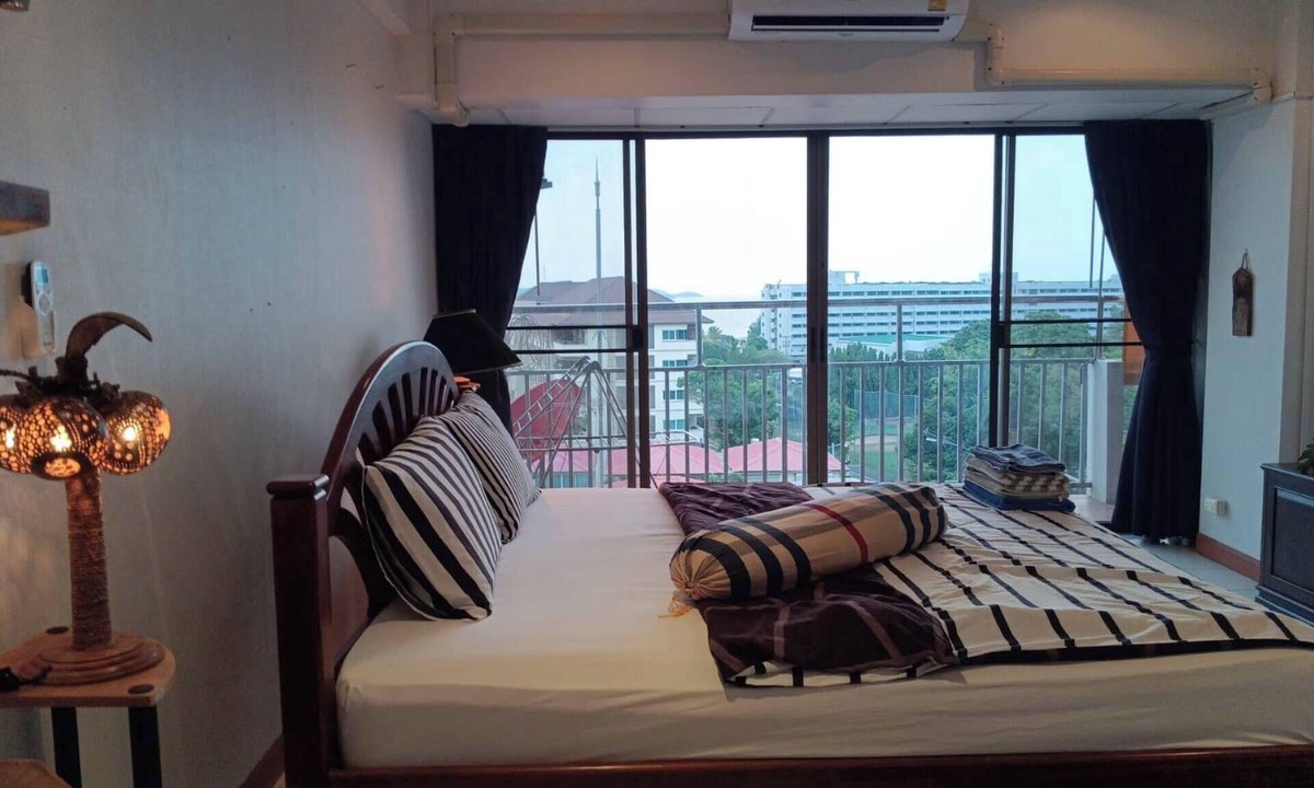 Pratumnak Hill Apartment | sombat condo seaview 1 bedroom