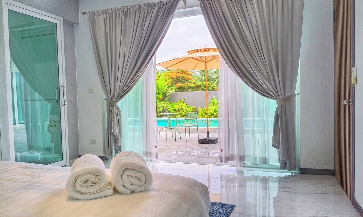 Hin Lek Fai House | Spacious 4 bedroom Pool Villa in peaceful Hin Lek Fai Hua Hin
