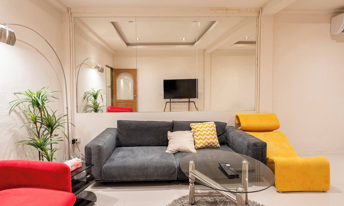 Sathorn House | Spacious 4-bedroom townhome in welcoming Krung Thep Maha Nakhon with AC