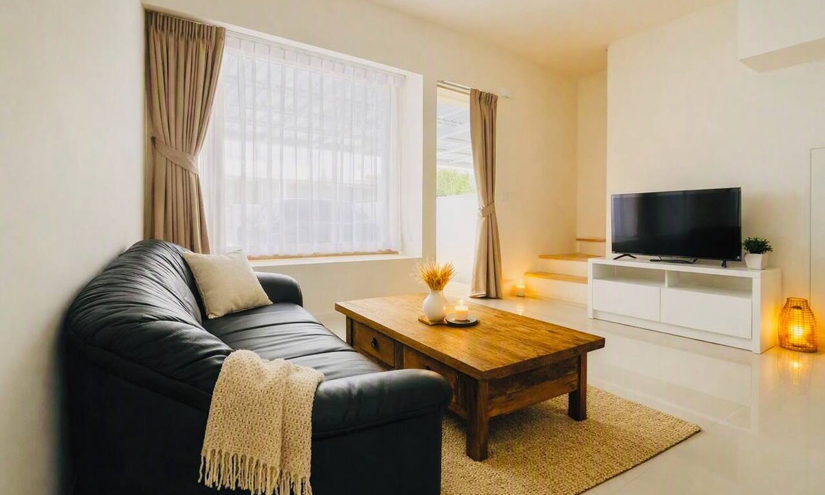Bang Phli House | Spacious 3-Bedroom House with Shared Pool near Mega Bangna