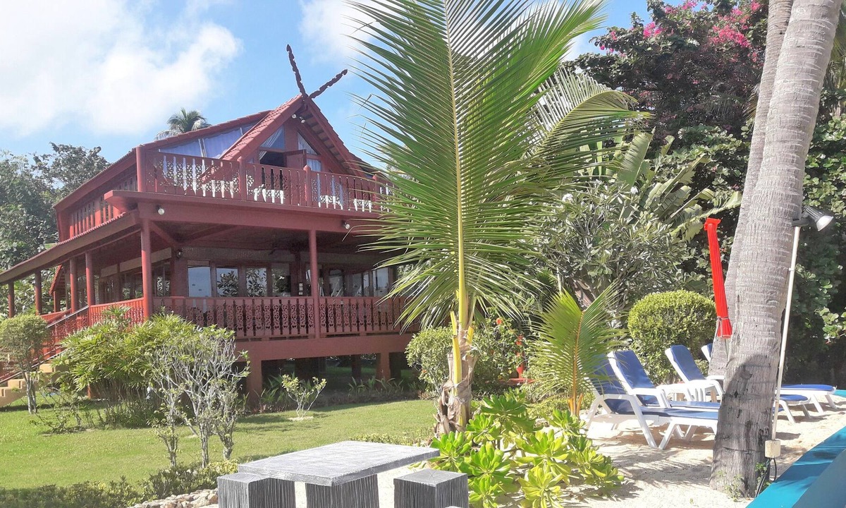 Bang Po Villa | Spacious Villa Directly On Beach, Fully Air Conditioned, Wifi, Sleeps Seven