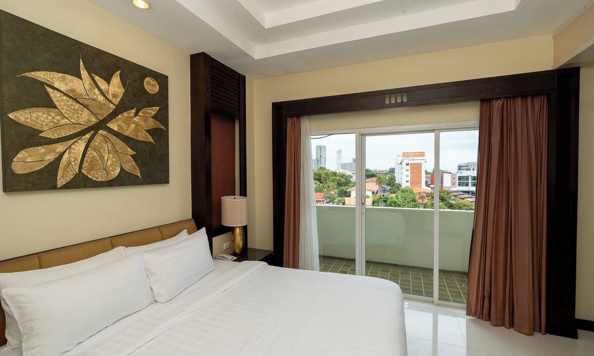 North Pattaya Hotel | Sunday Chateau En Ville Pattaya