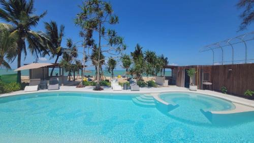 Sichon Hotel | Sunrio Beach Hotel Sichon
