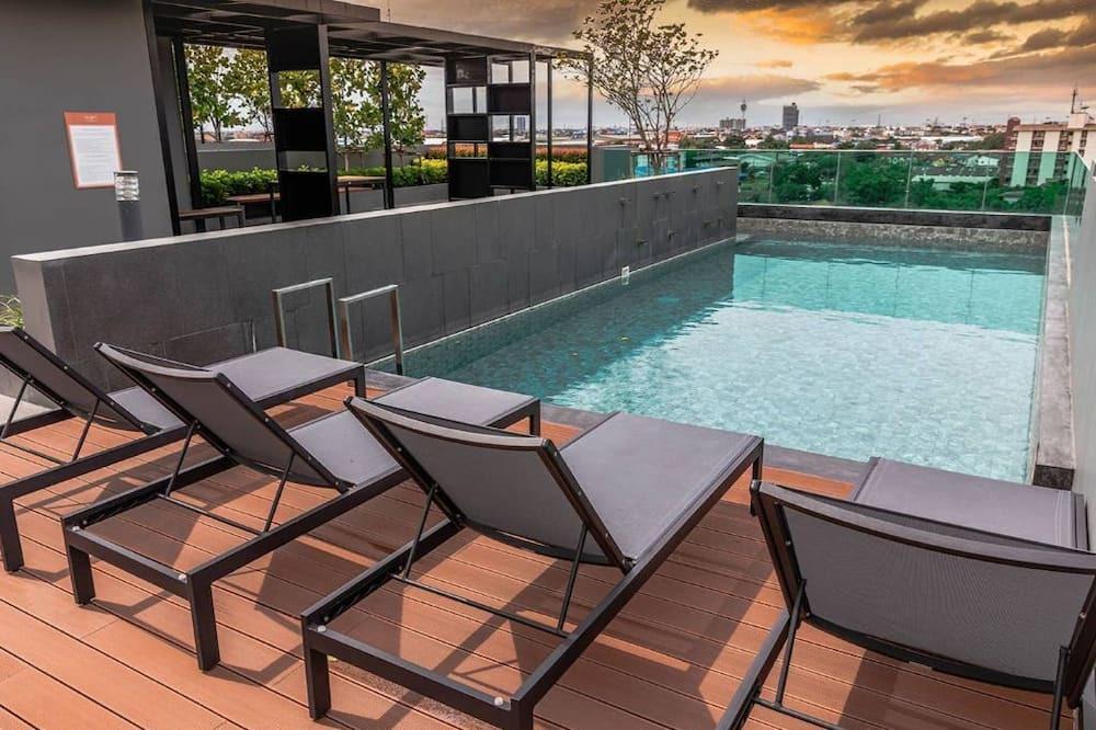 Mueang Samut Prakan District Apartment | swimming pool and gym , near BTS PuChao,bkbloft4 - Tambon Thepharak