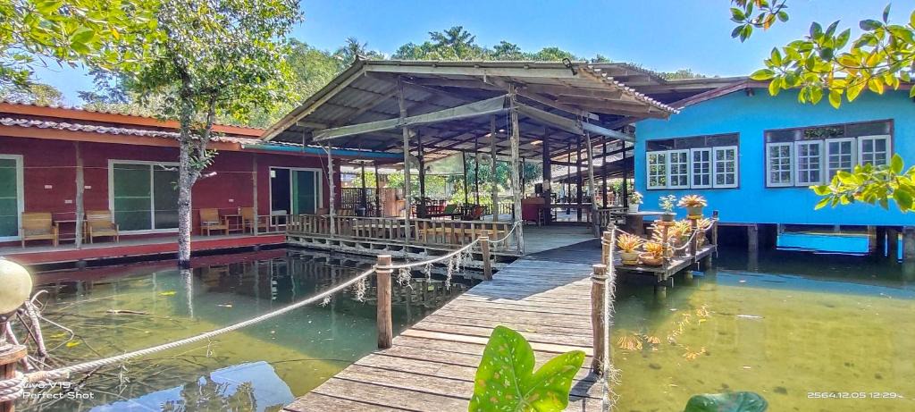 Ko Kood House | TA YAI HOMESTAY (ตา ยาย โฮมสเตย์)