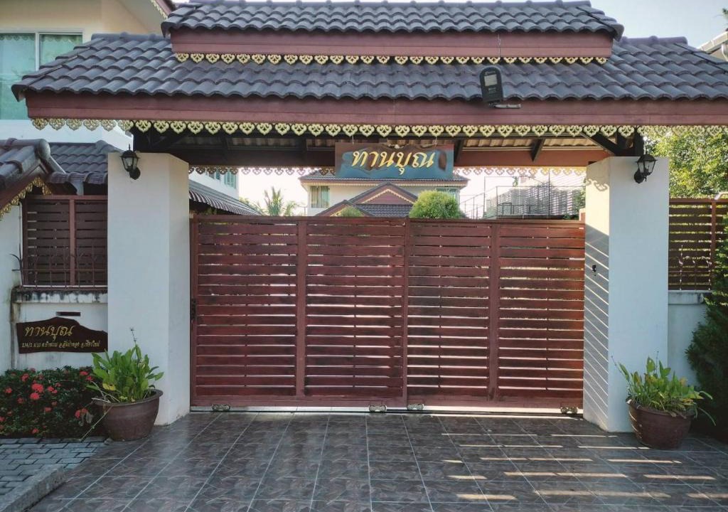 San Pa Thong Hotel | Tahnboon-ทานบุณ