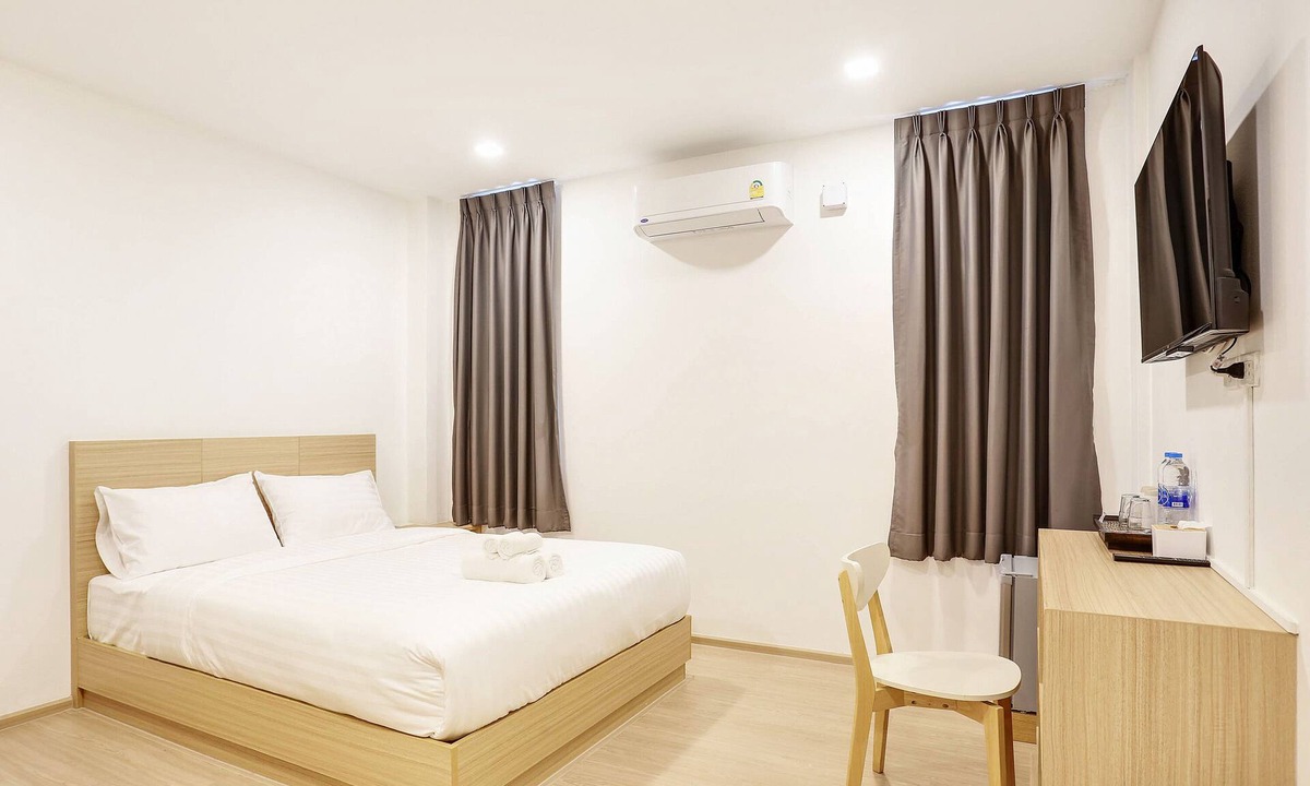 Bang Na Hotel | TAKKA Hotel