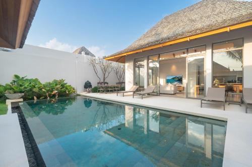 Bang Tao Villa | Thai-Balinese Pool Villa Anchan Indigo16