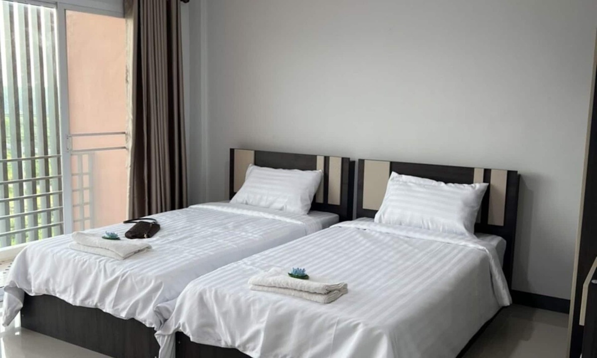 Khao Khan Song Hotel | Thana Apartment