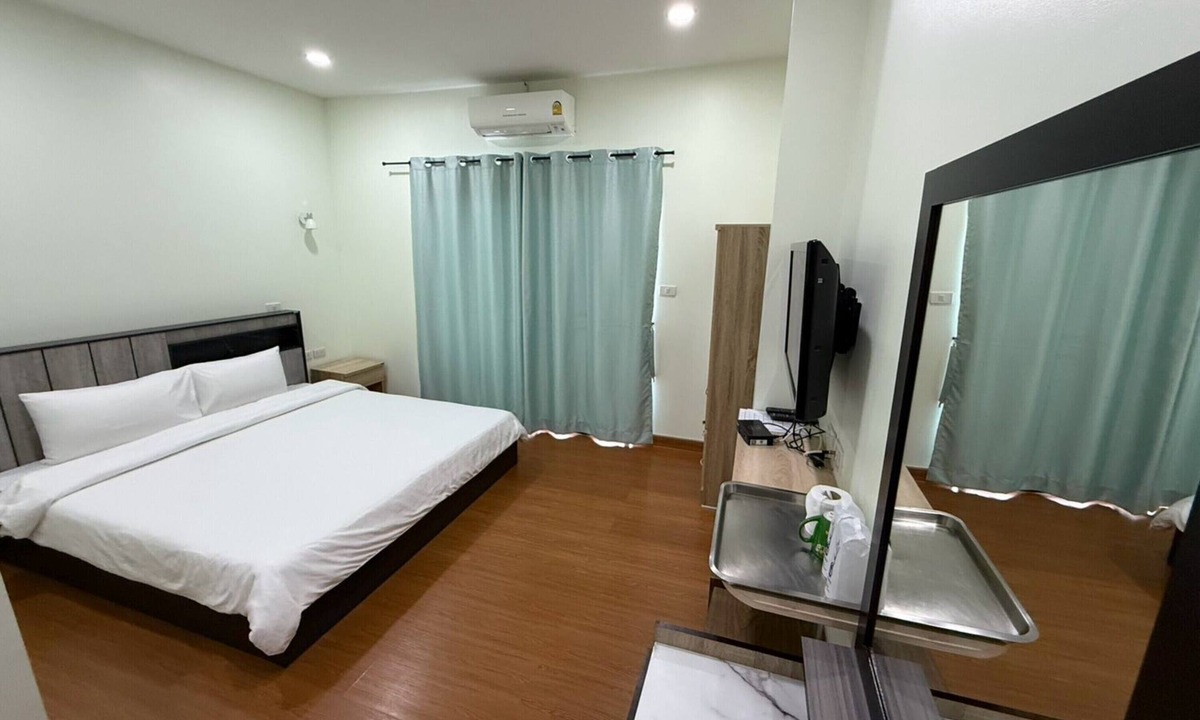 Wang Burapha Phirom Hotel | The Burapa Rooms