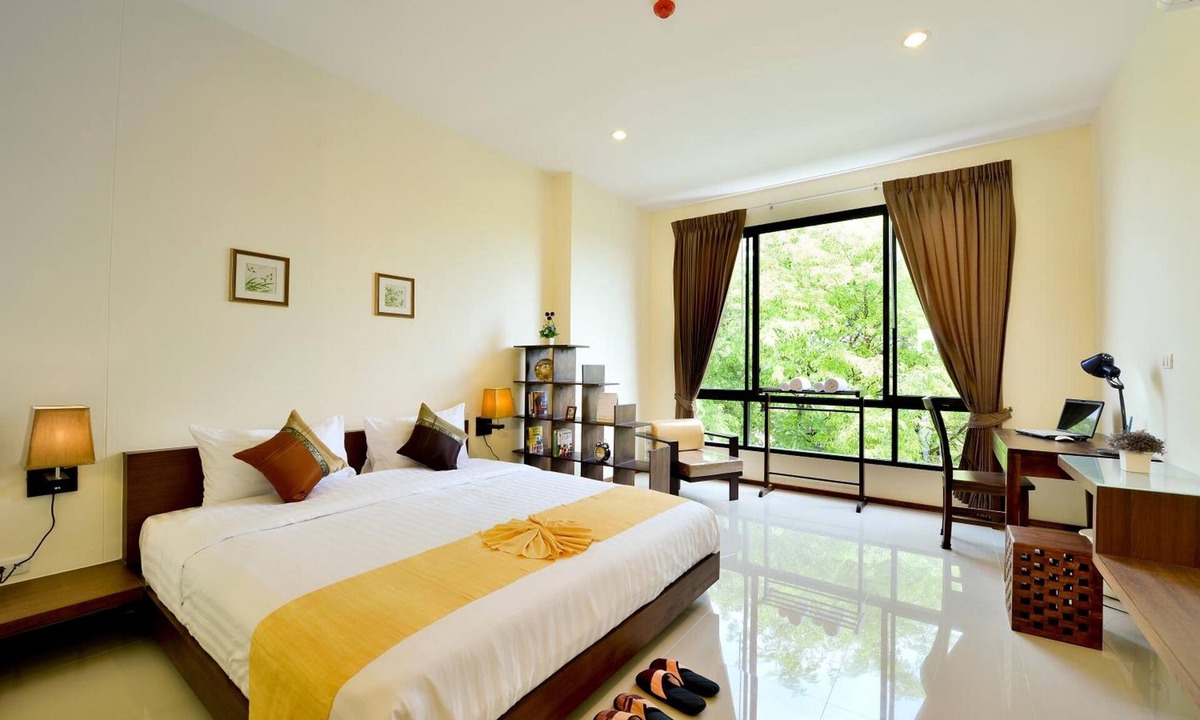 Chom Thong Hotel | The Choice Hotel - Adults Only