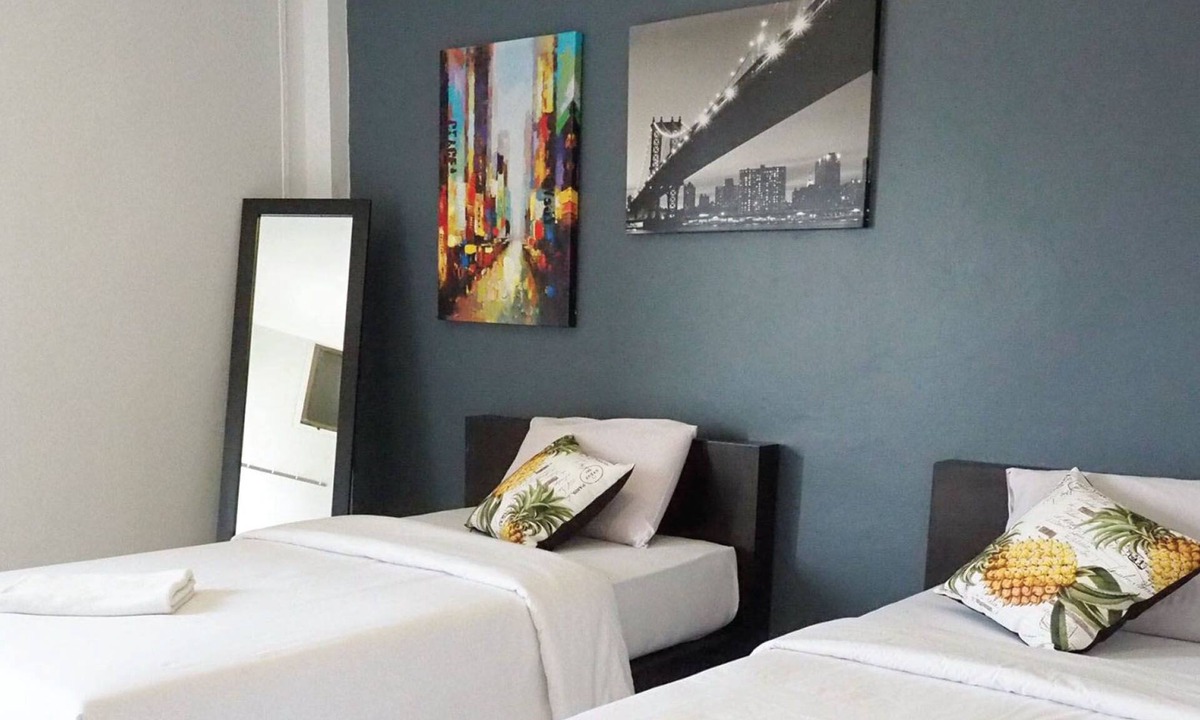 Nakhon Si Thammarat Hotel | The Color Express Hotel