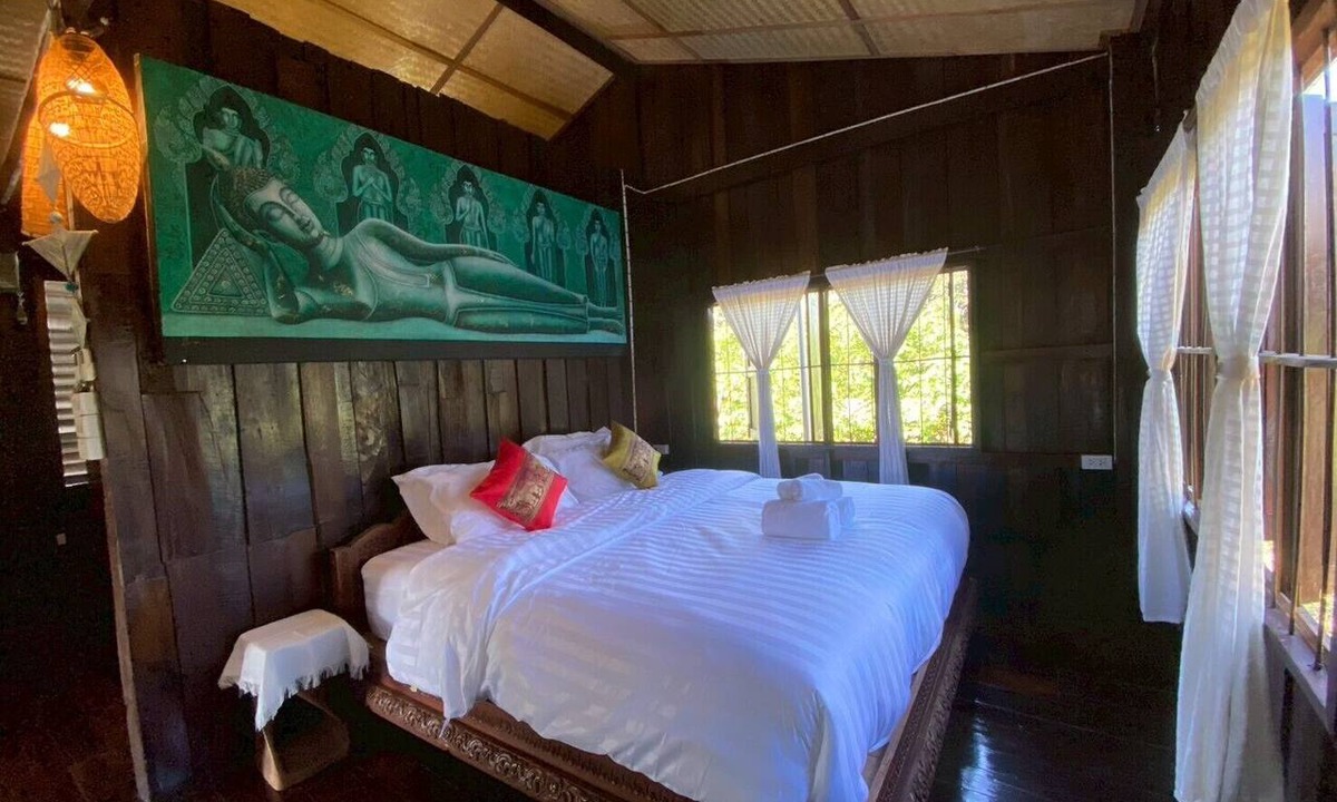 San Pa Thong Resort | The Elephant House and Pool Villas
