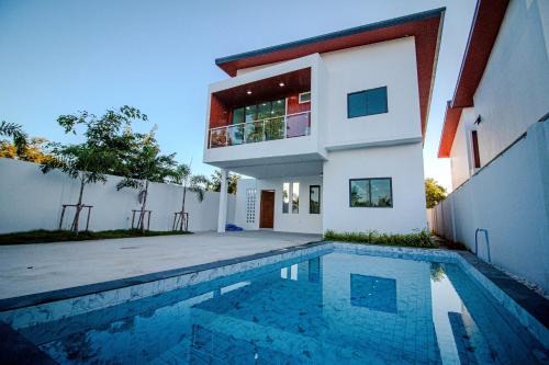Khon Kaen Villa | The Hide Private Pool Villa