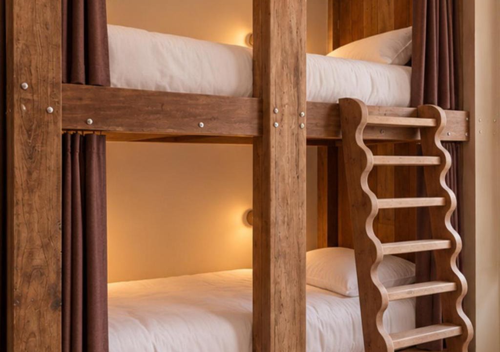 Satun Hostel | The Hostel by Sunflower Guesthouse and Animal Rescue - Koh Lipe