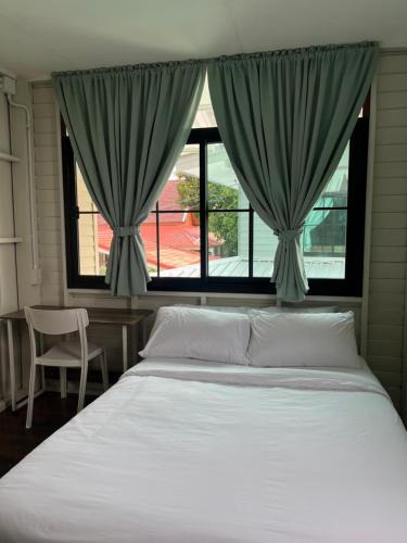 Chanthaburi House | The Neighbors