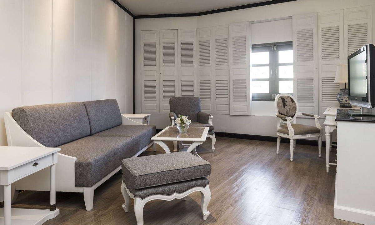 Bang Khun Phrom Hotel | The Raweekanlaya Hotel Bangkok