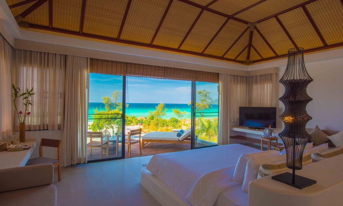 Koh Rong Hotel | The Royal Sands Koh Rong