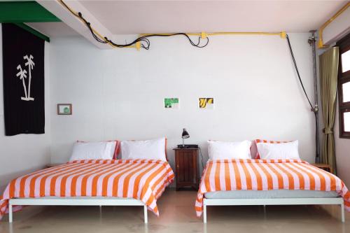 Khlong Toei Apartment | The Urbanists BKK Best for groups & long stay near Medpark Hospital , Queen Sirikit Convention hall , Benjakitti Park
