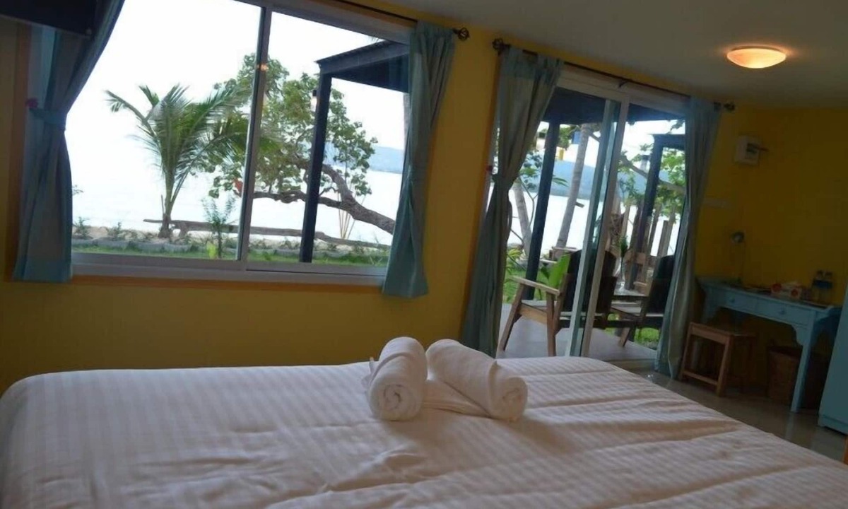 Lipa Noi Resort | Think & Retro Cafe Lipa Noi Samui