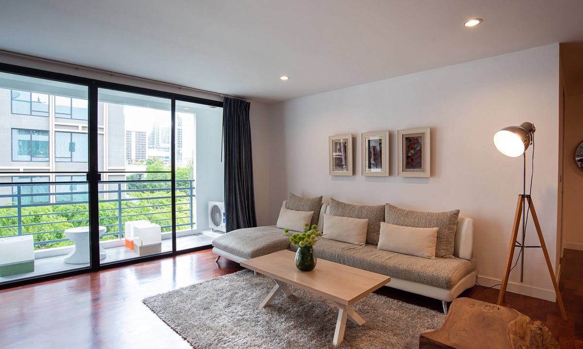 Chidlom Apartment | Three Bedroom Suite (225 Sqm)