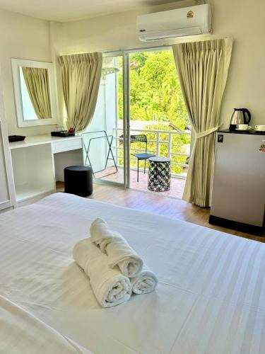 Patong Hostel | Top Residence Patong