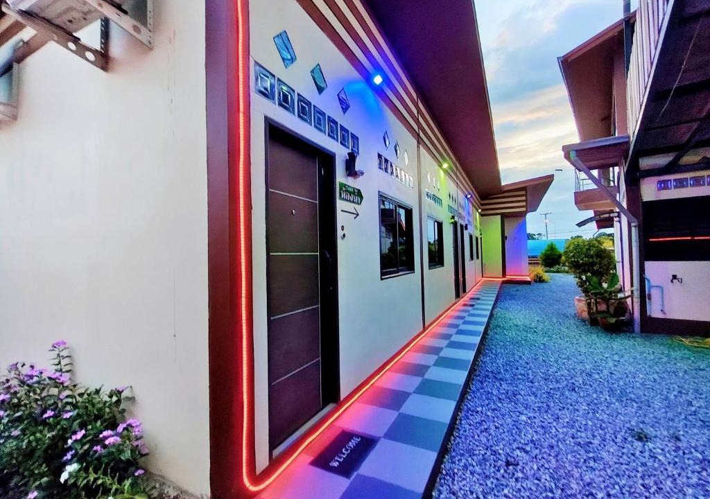 Sap Yai Hotel | Touch the Wind